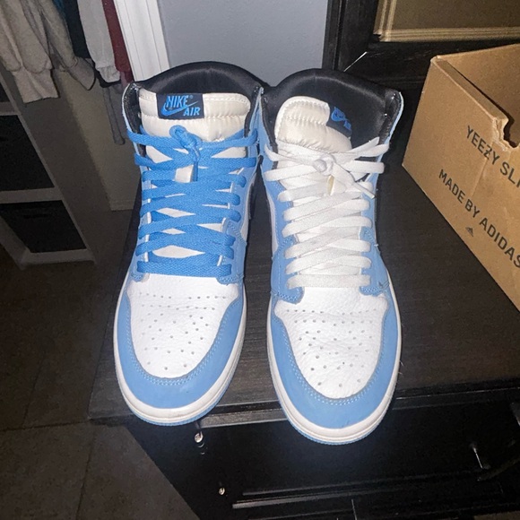 Jordan 1 Retro High OG University Blue - Picture 4 of 6
